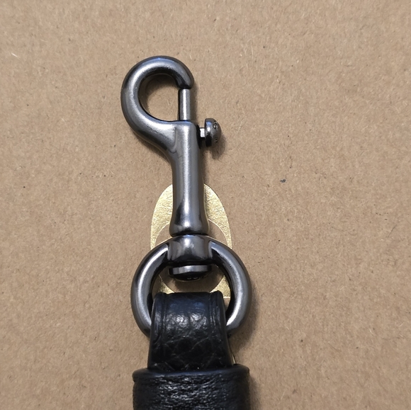 Coach detachable Wrist strap - Picture 3 of 9